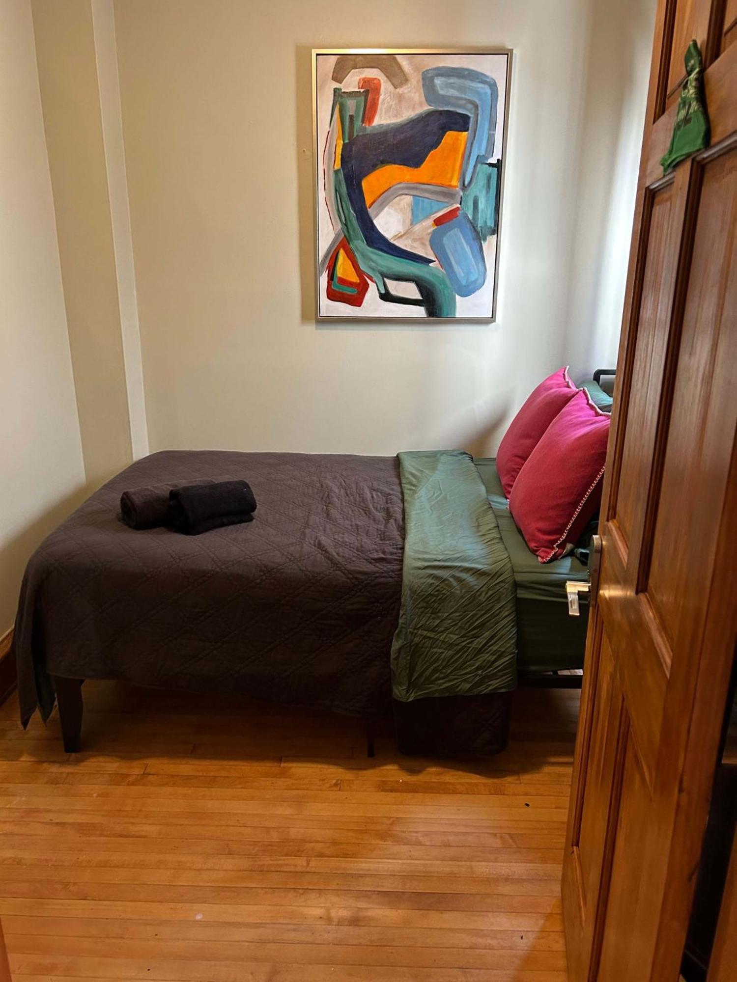 Green Room In Dorothys Bnb Chicago Exterior foto