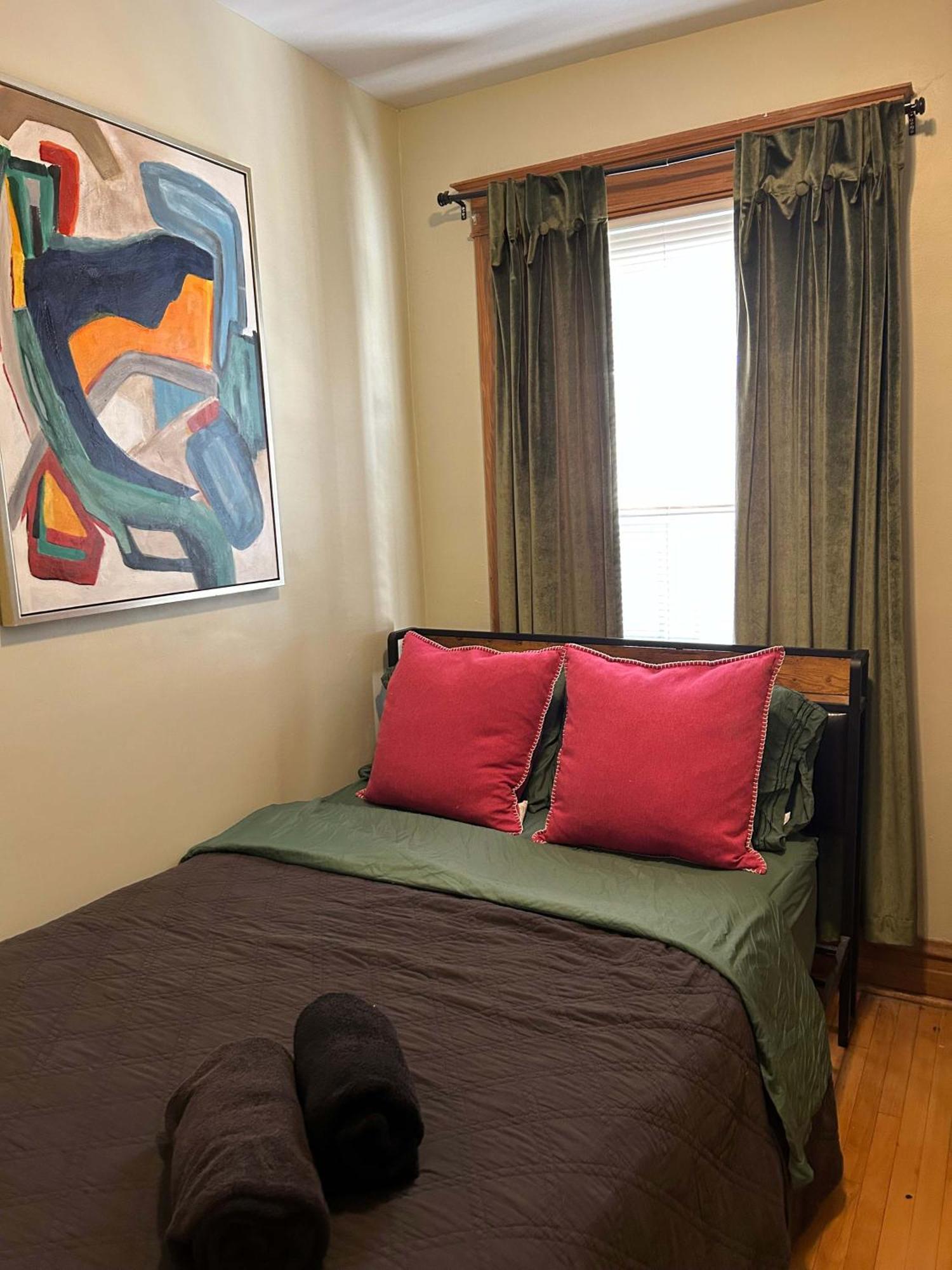 Green Room In Dorothys Bnb Chicago Exterior foto